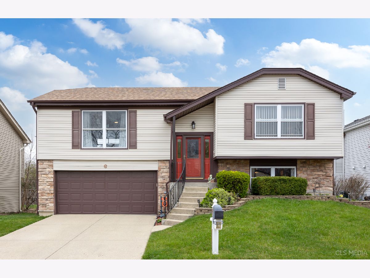 Homes Sold New England Village Streamwood Illinois, 6 Lexington