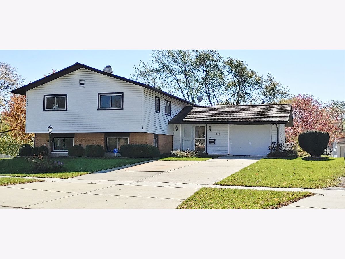 Homes & Condominiums Rented Highlands Hoffman Estates Illinois, 715 Ashley