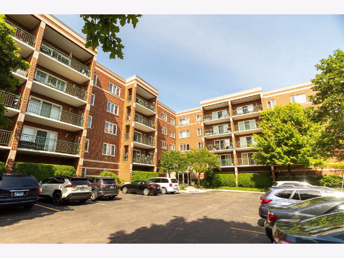 Condominiums & Homes Sold Rivers Edge Chicago Illinois, 5225 Riversedge