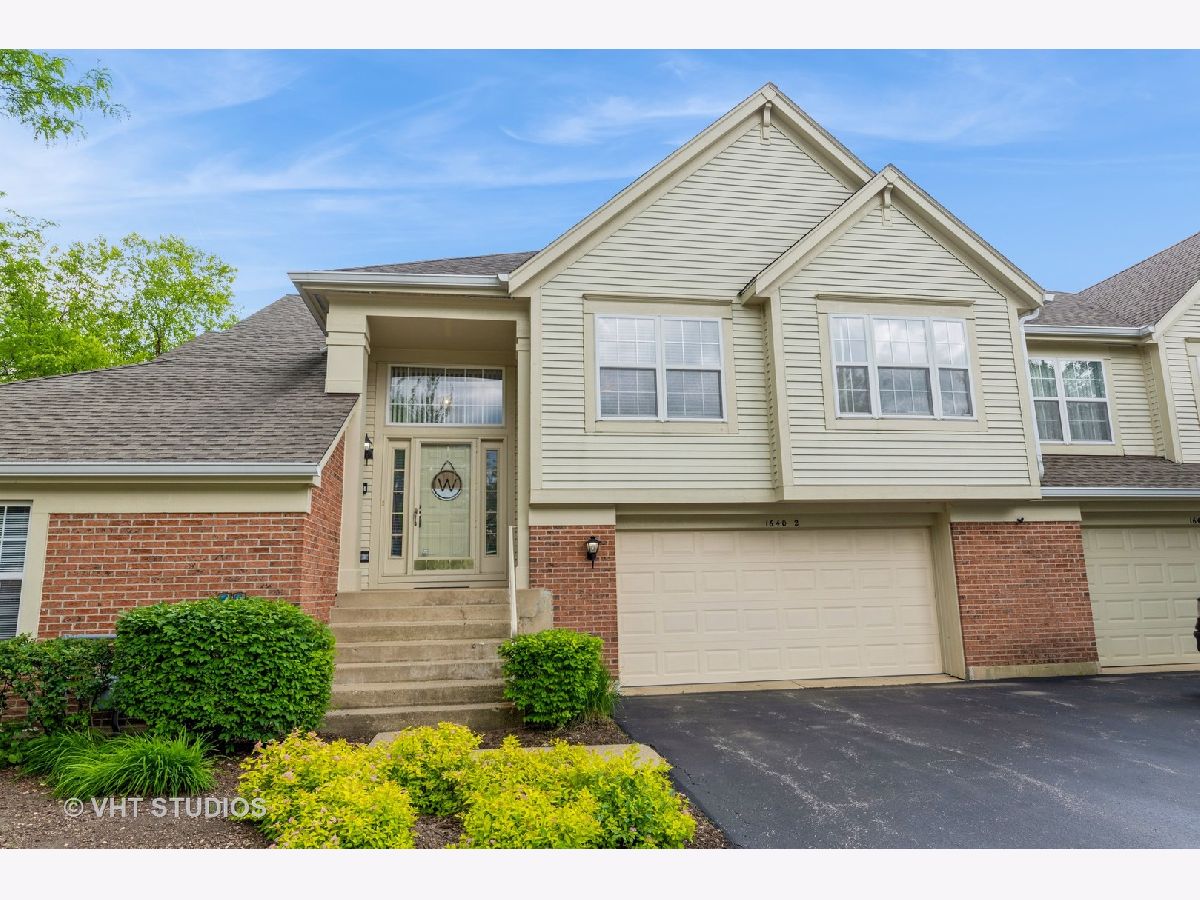 Townhomes & Condos & Homes Sold Fairfax Commons Silvercrest Bartlett Illinois, 1640 Columbia