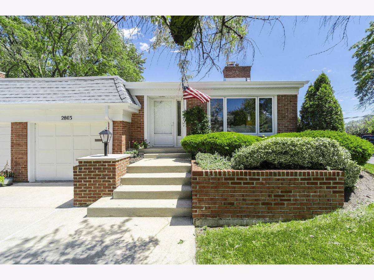 Townhomes & Condos & Homes Sold Regent Park Arlington Heights Illinois, 2803 Bel Aire