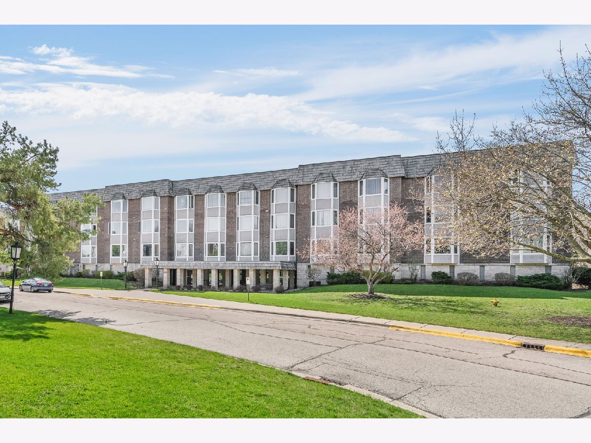 Condominiums Rented Bristol Court Park Ridge Illinois, 500 Thames