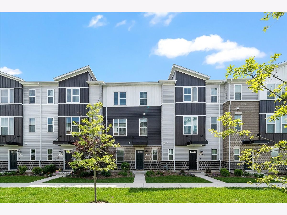 Condos & Townhomes Sold Gramercy Square Aurora Illinois, 4199 Calder