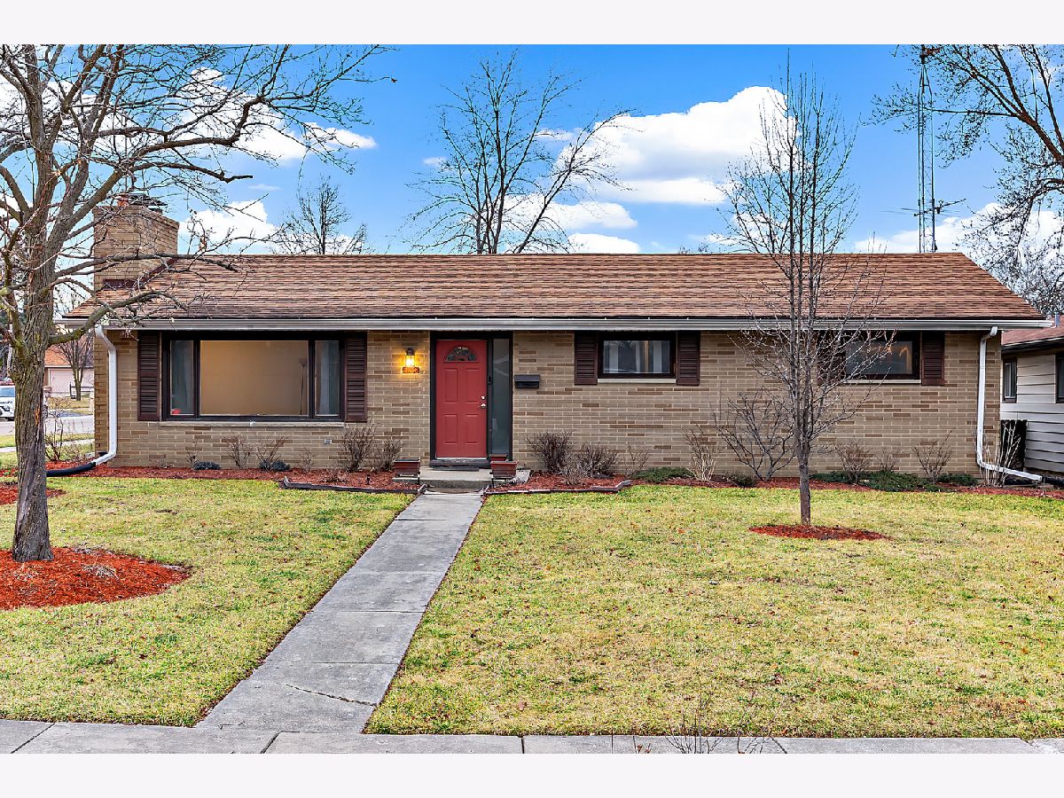 Homes Sold Heather Heights Waukegan Illinois, 2738 Adelaide