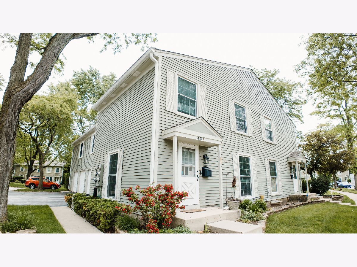 Townhomes & Condos Sold Heritage Lake Estates Wheaton Illinois, 1681 Ashburn
