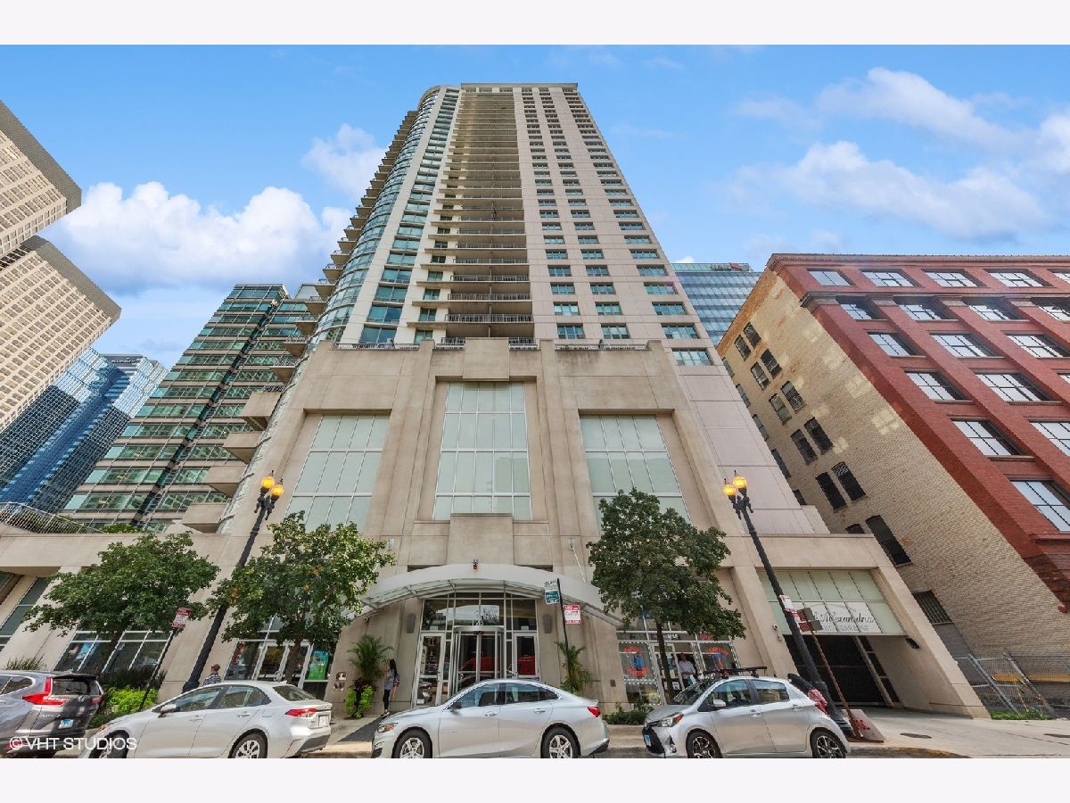 Condominiums Sold Park Alexandria Chicago Illinois, 125 Jefferson