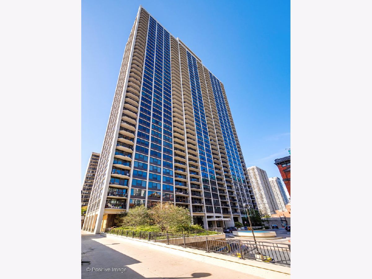 Condominiums Sold James House Chicago Illinois, 1560 Sandburg