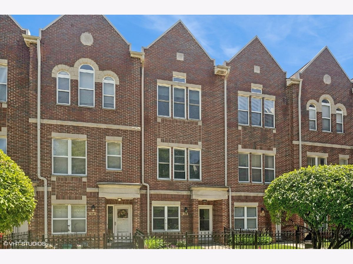 Condos & Townhomes & Homes Sold Renaissance Place Chicago Illinois, 5210 Berkeley