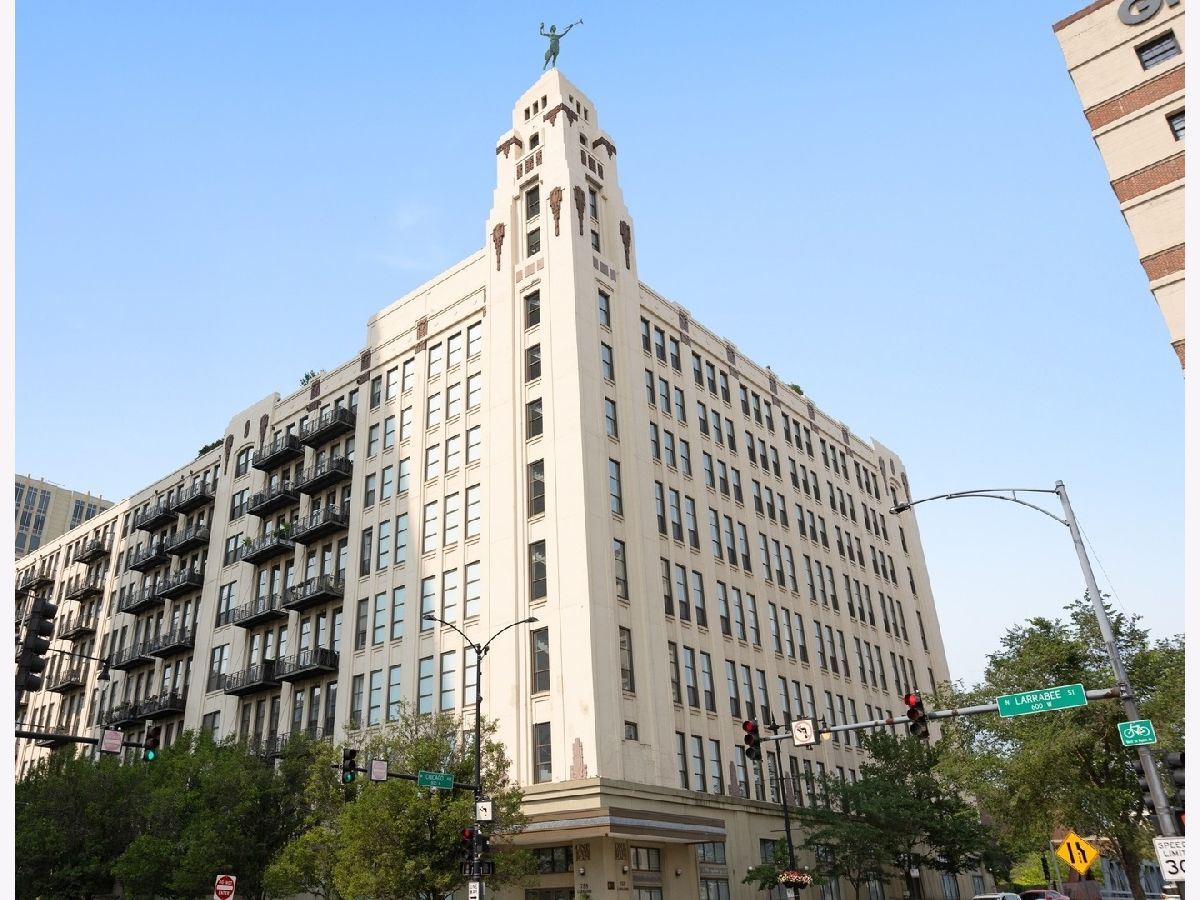 Condominiums Rented One River Place Chicago Illinois, 758 Larrabee