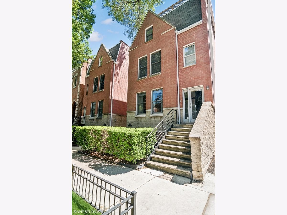 Condos & Townhomes Sold Janssen Manor Chicago Illinois, 2415 Janssen
