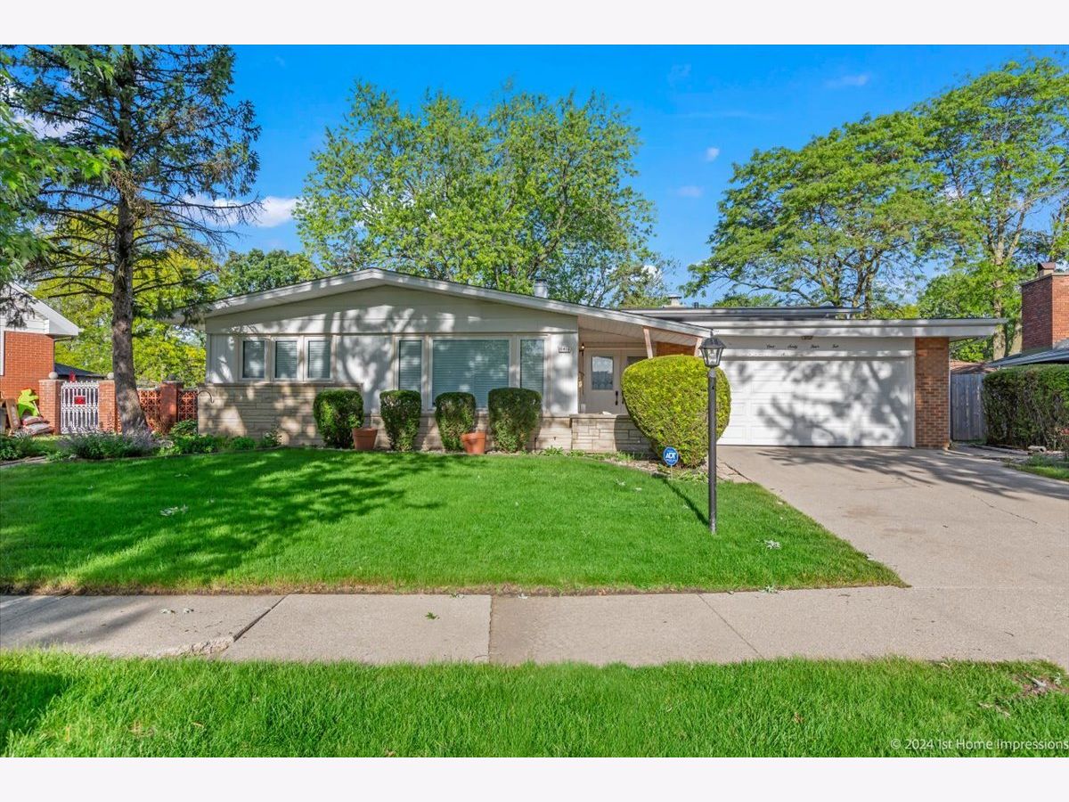 Homes Sold Hoekstras Dutch Valley South Holland Illinois, 16410 University