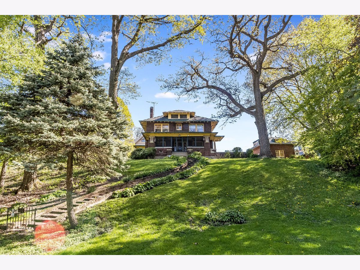 Homes & Condominiums Sold The Cathedral Area Joliet Illinois, 600 Buell