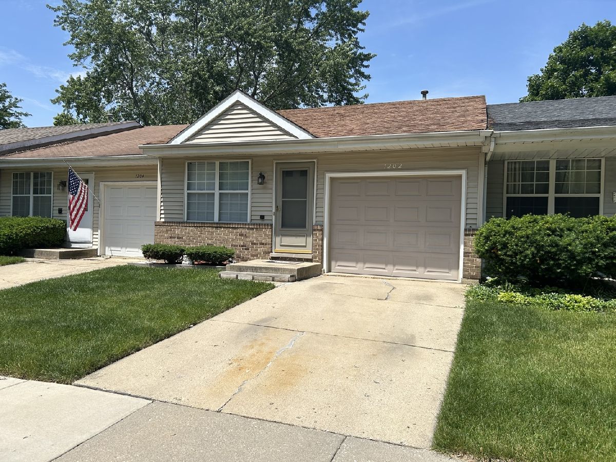 Homes & Townhomes Sold Riverwood Algonquin Illinois, 1202 Riverwood