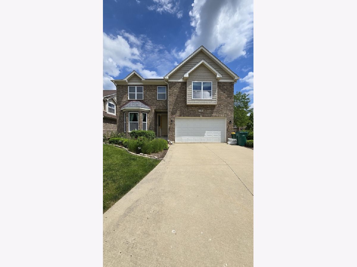 Homes Rented Fairview Estates Buffalo Grove Illinois, 351 Raymond