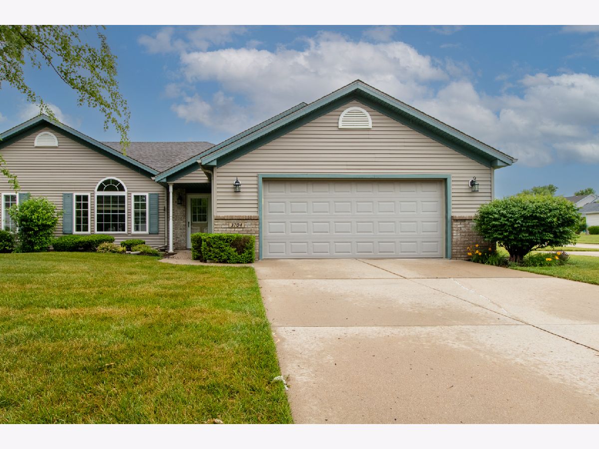Condos & Townhomes Sold Crosswinds Bloomington Illinois, 3704 Wine