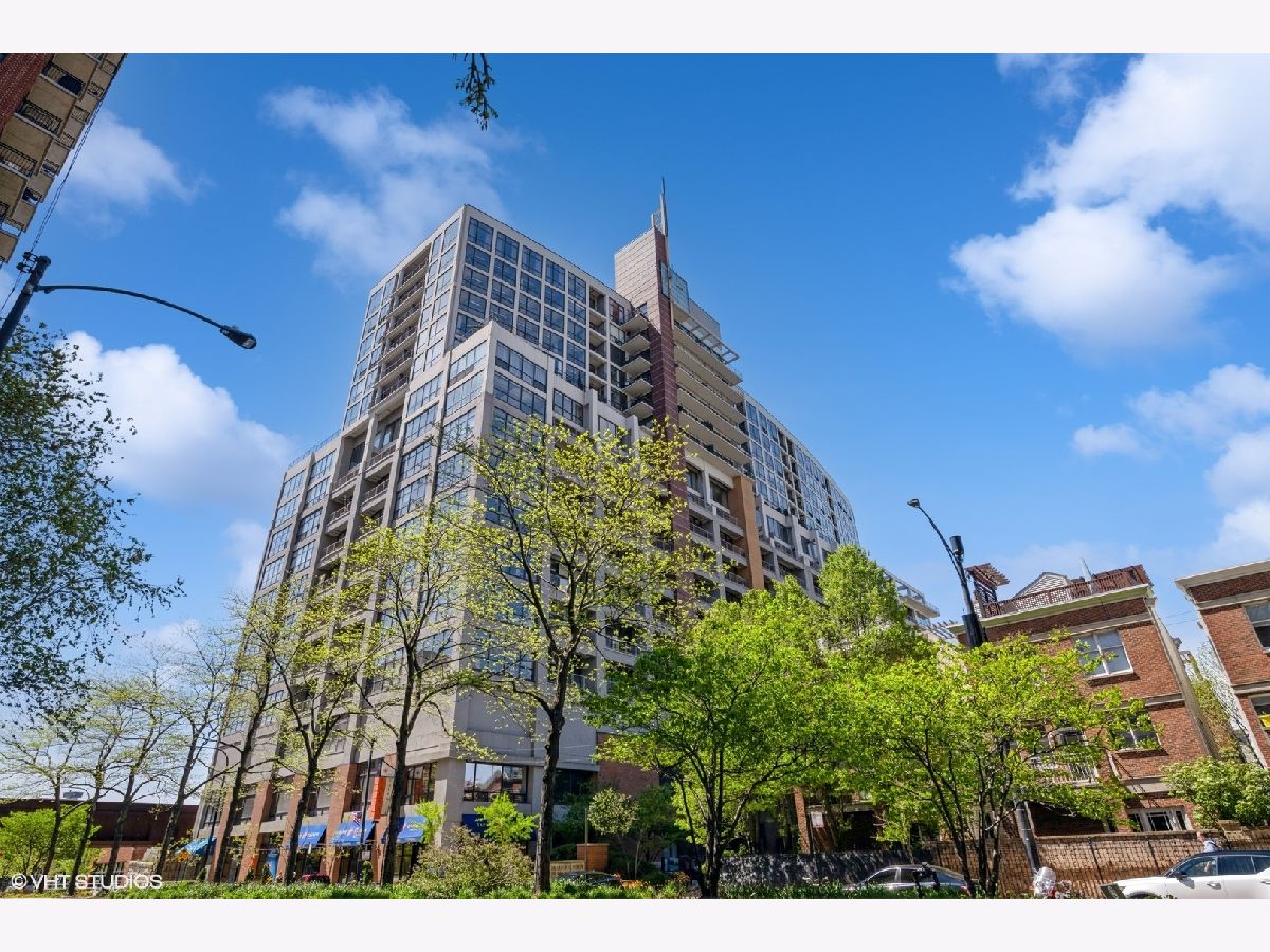 Condos & Townhomes Rented Dearborn Tower Chicago Illinois, 1530 State