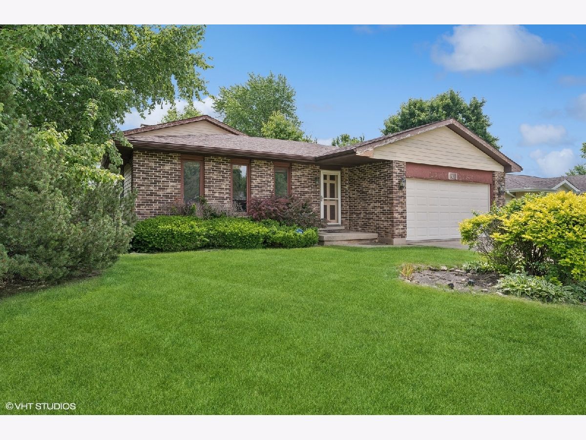 Homes Sold Tiburon Arlington Heights Illinois, 1801 Spring Ridge