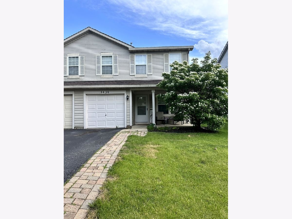 Townhomes & Homes Rented Lakewood On Caton Farm Plainfield Illinois, 5430 Sun Valley