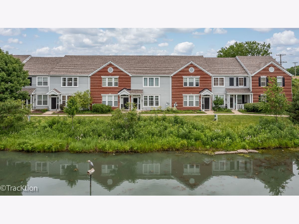 Homes & Townhomes Sold Farmington Lakes Oswego Illinois, 209 Springbrook