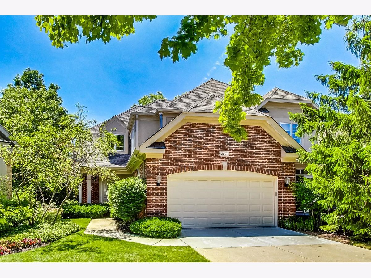 Townhomes & Homes Sold Cotswold Northbrook Illinois, 2535 Stonebridge