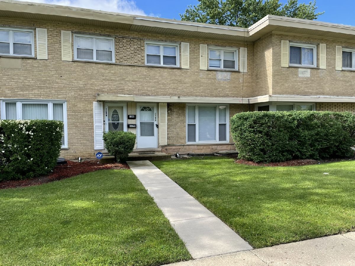 Condos & Townhomes Sold Euclid Lake Villas Mount Prospect Illinois, 1290 Wheeling