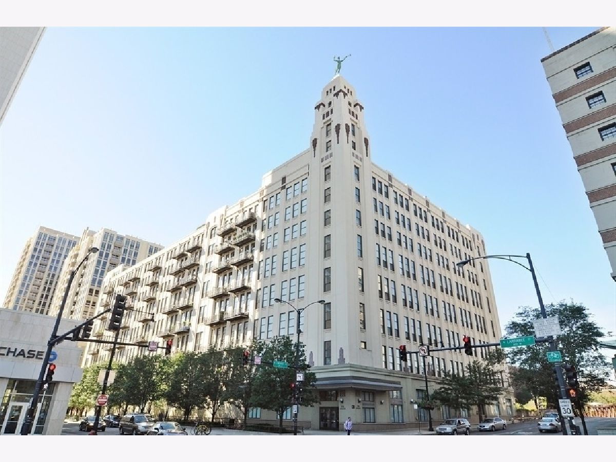 Condominiums Rented One River Place Chicago Illinois, 758 Larrabee
