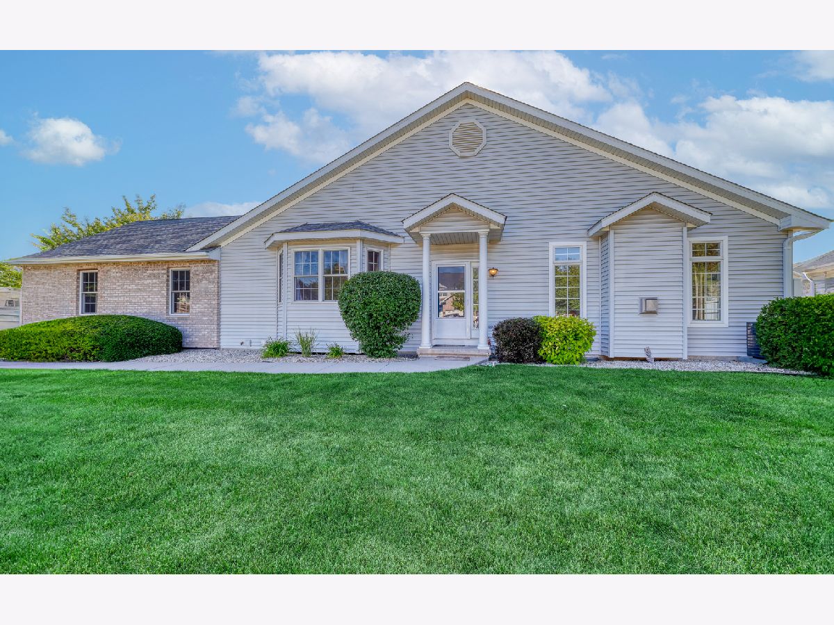 Townhomes & Homes Sold Fairview South Dekalb Illinois, 2135 Autumn