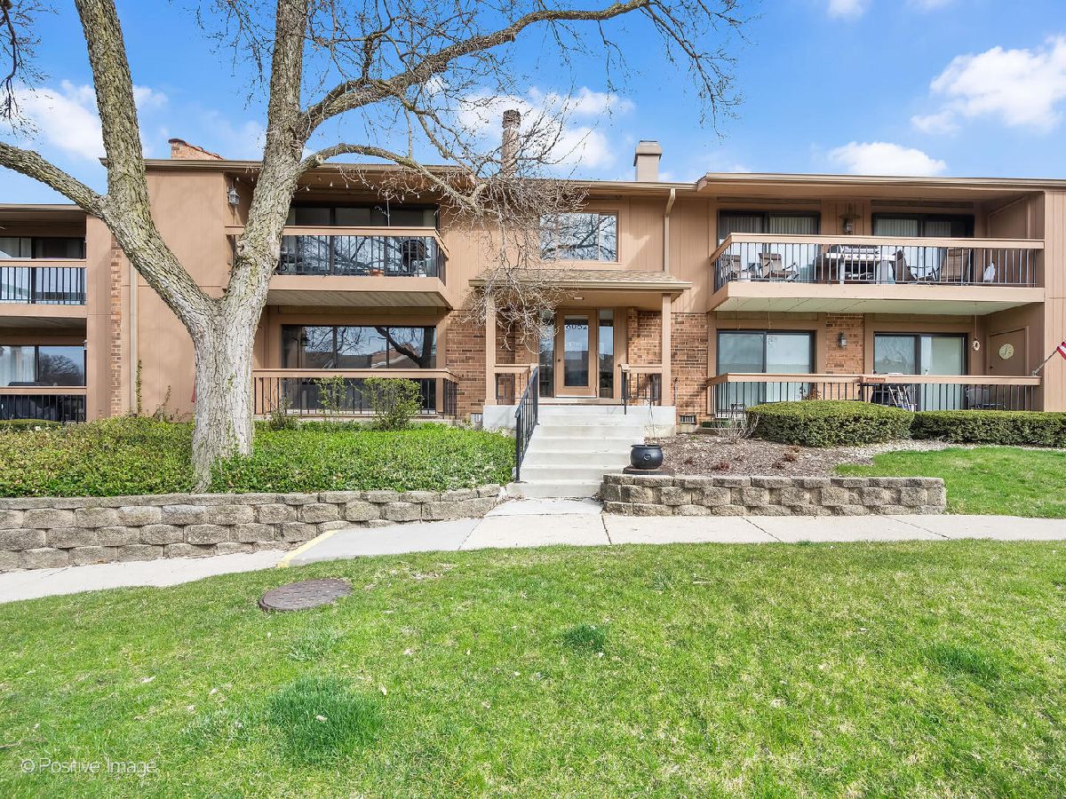 Homes & Condominiums Sold Braemoor Burr Ridge Illinois, 8082 Garfield
