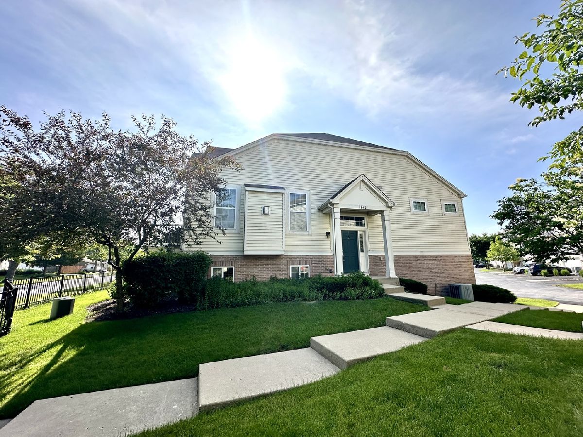 Townhomes Sold Church Street Station Hanover Park Illinois, 1741 Maple