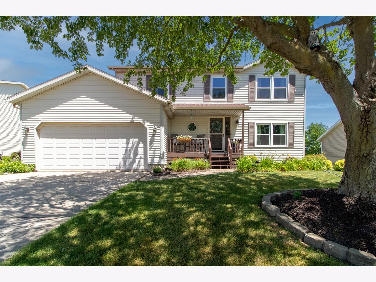Homes & Condos & Townhomes Sold Royal Pointe Bloomington Illinois, 2810 Arrowhead
