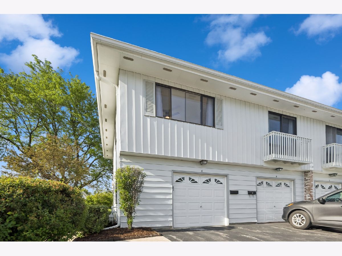 Townhomes & Condos & Homes Sold Fairfield Bloomingdale Illinois, 124 Brewster