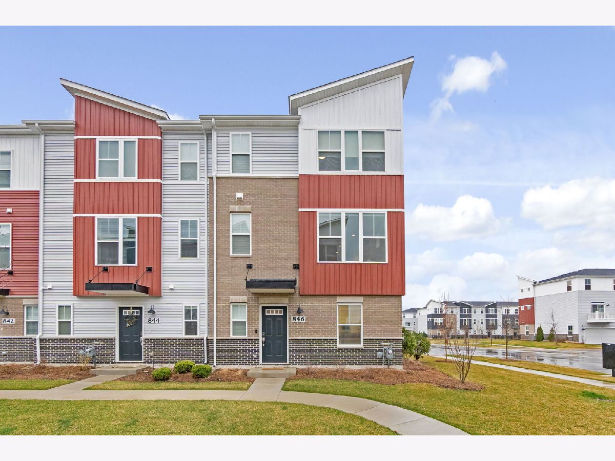 Condos & Townhomes Sold Gramercy Square Aurora Illinois, 846 Finley