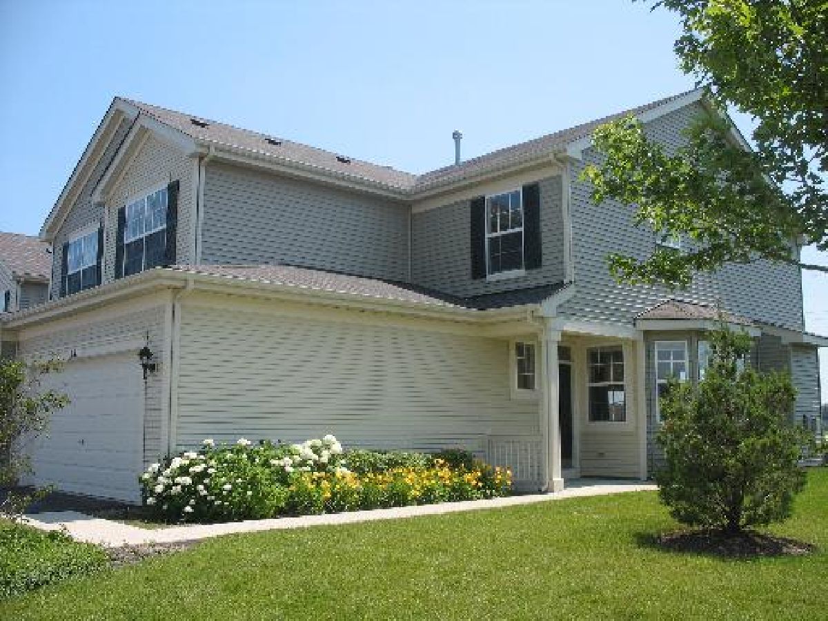 Homes & Townhomes Rented Lakewood Grove Round Lake Illinois, 581 Kristina