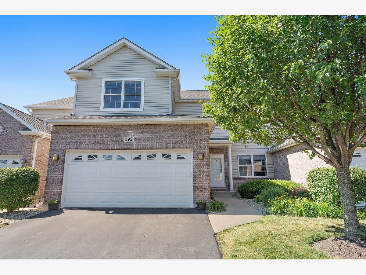 Townhomes & Homes Sold Fairview South Dekalb Illinois, 392 Manning