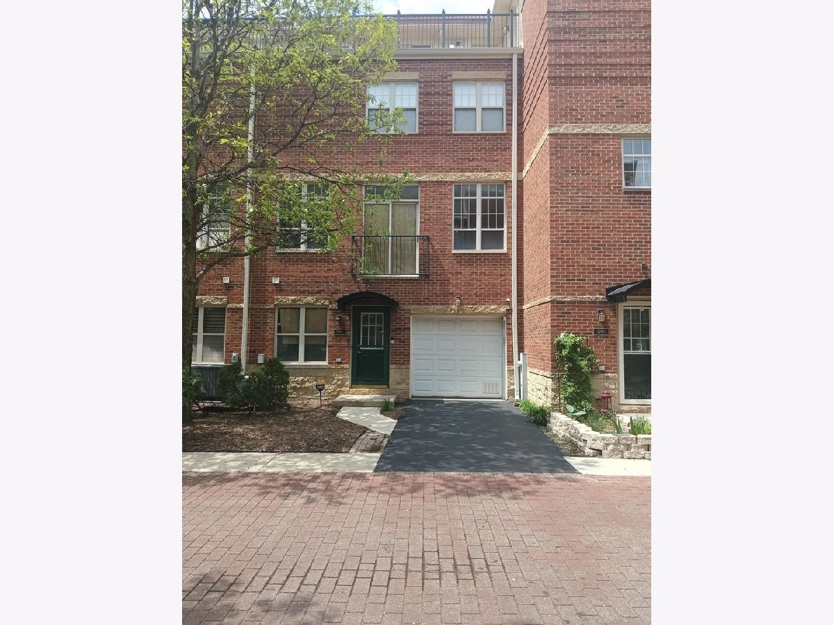 Townhomes Sold Belmont River Club Chicago Illinois, 3258 Pier