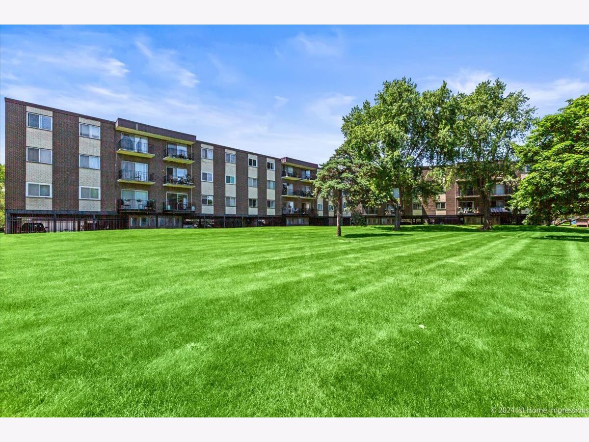 Condominiums & Homes Sold Bayport Oak Lawn Illinois, 9840 Pulaski
