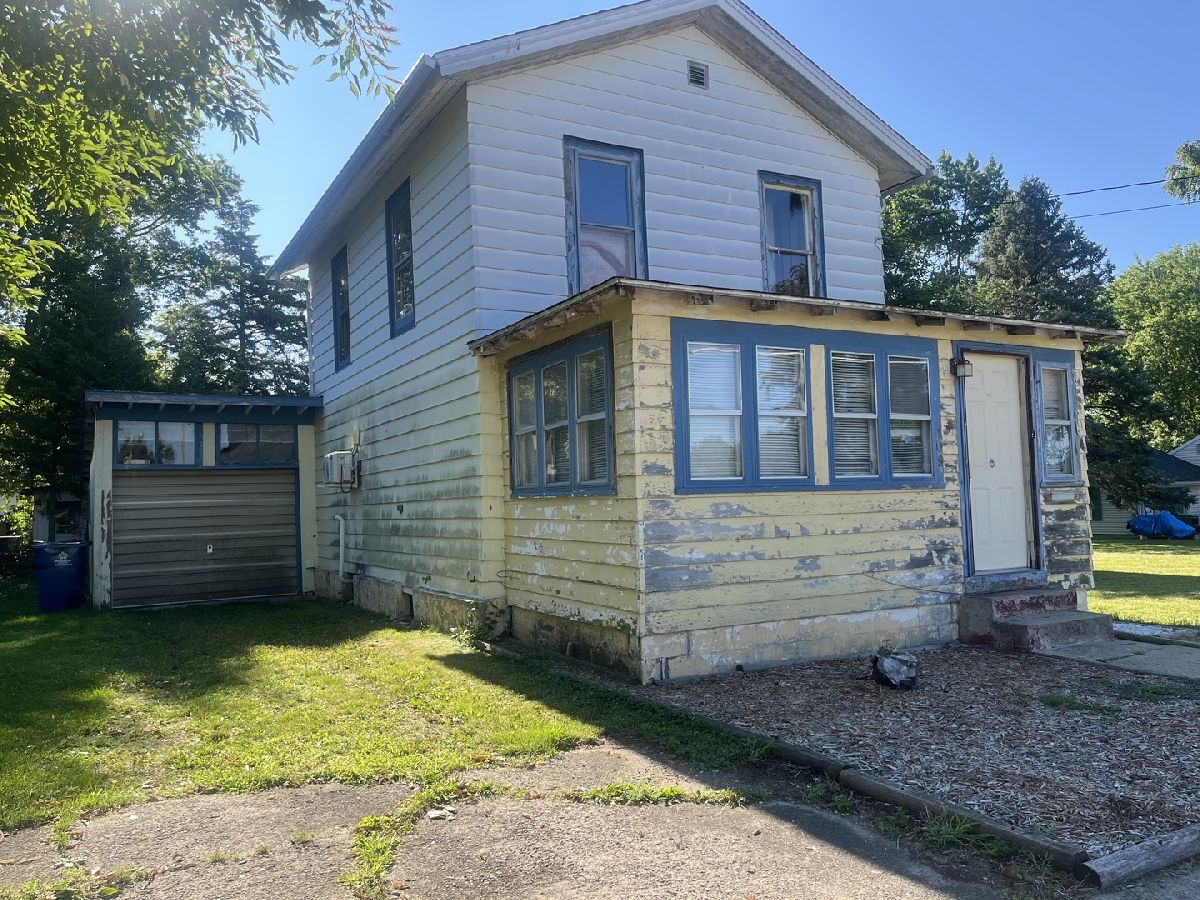  Rented Amboy Illinois, 109 Appleton