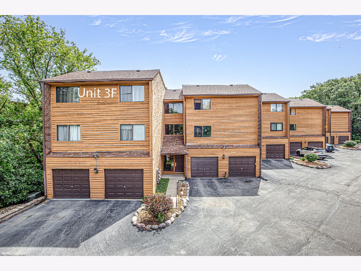 Condominiums & Homes Sold Arrowhead Hickory Hills Illinois, 9551 Arrowhead