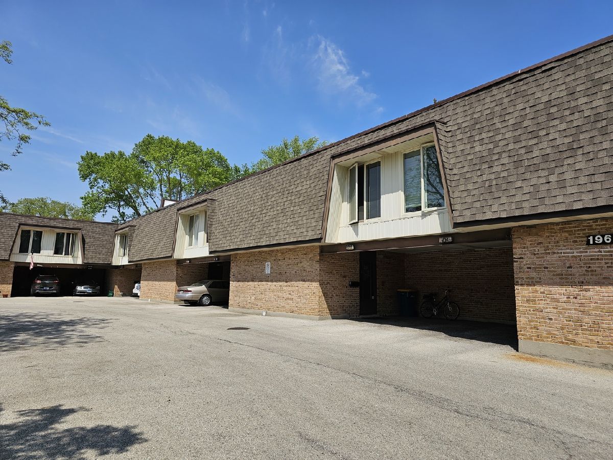 Townhomes & Condos & Homes Sold Valley Lo Glenview Illinois, 1965 Tanglewood