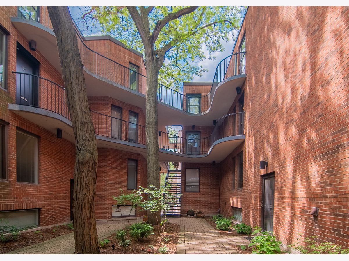 Townhomes & Condos Rented The Portals Chicago Illinois, 429 Grant