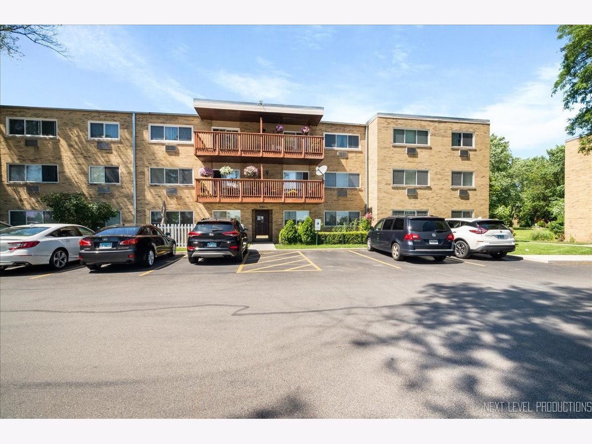 Condominiums Sold Birch Manor Mount Prospect Illinois, 724 Dempster
