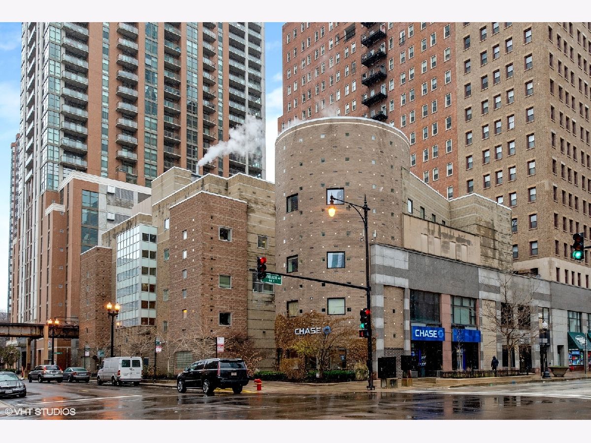 Condominiums Sold Burnham Park Plaza Chicago Illinois, 40 9th