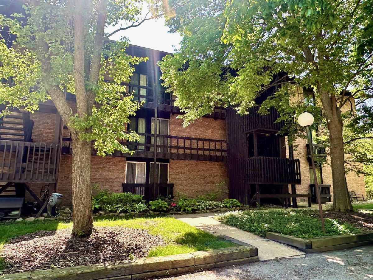 Condominiums Rented Four Lakes Village Lisle Illinois, 1617 Maple