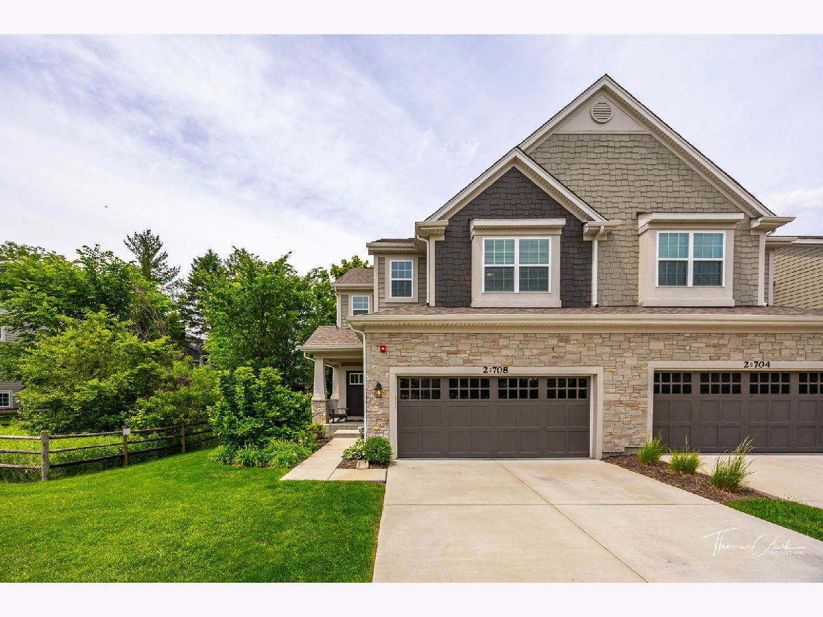 Townhomes & Homes Sold Maple Wood Estates Glen Ellyn Illinois, 2S708 Crimson King