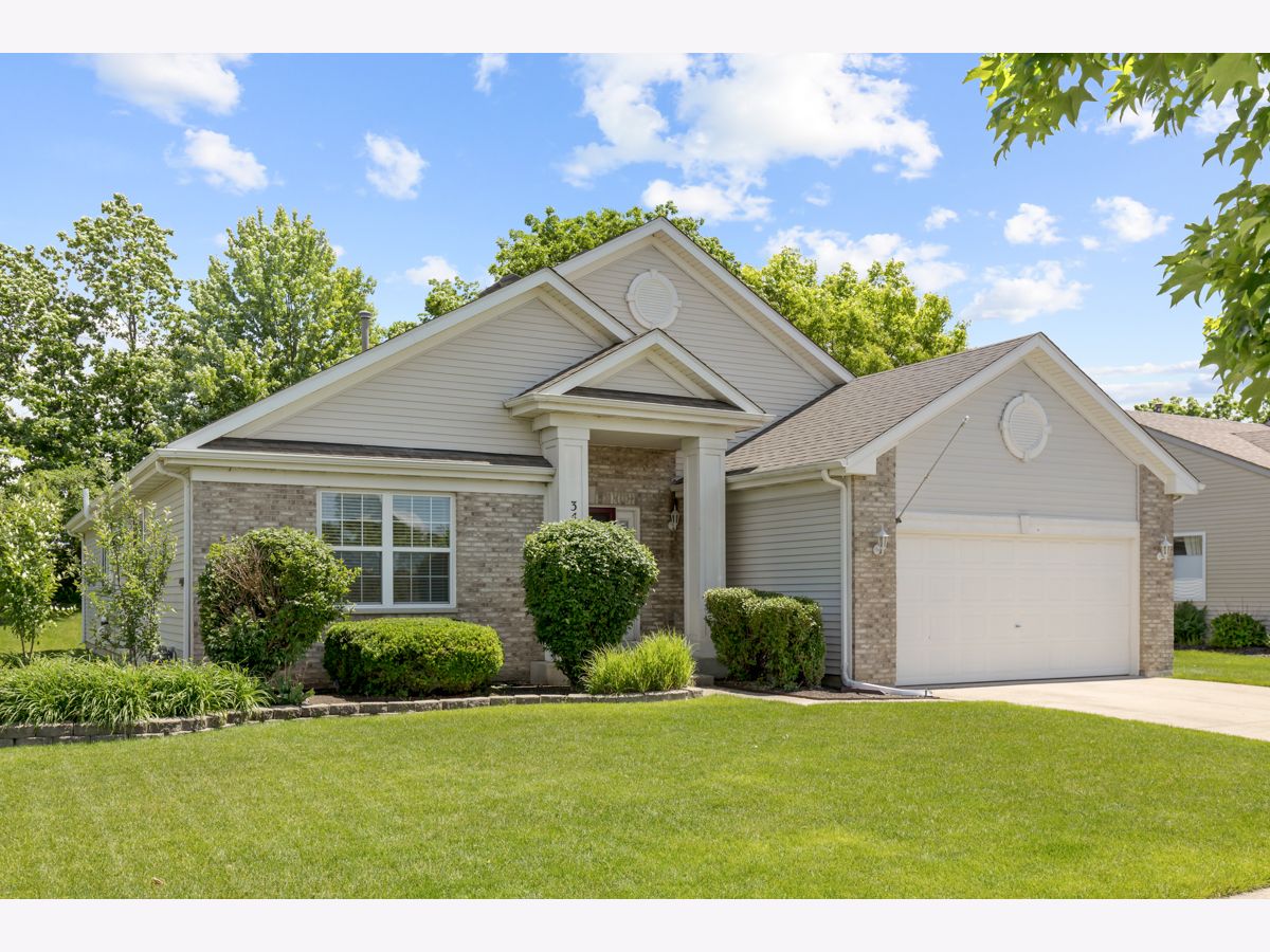 Homes & Condos & Townhomes Sold Brooks Farm Round Lake Illinois, 34429 Bluestem