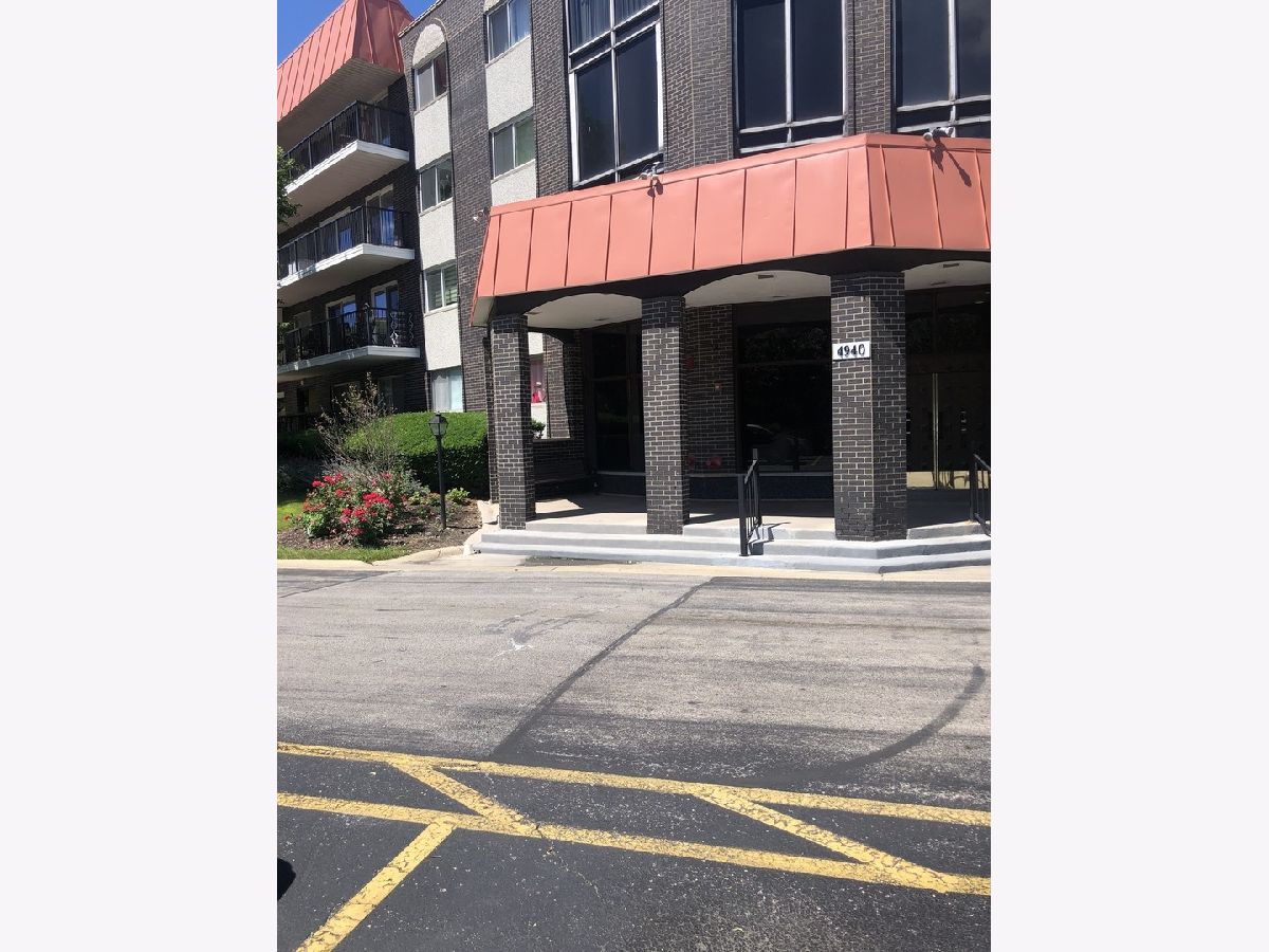 Condominiums & Homes Sold Barcelona Skokie Illinois, 4940 Foster