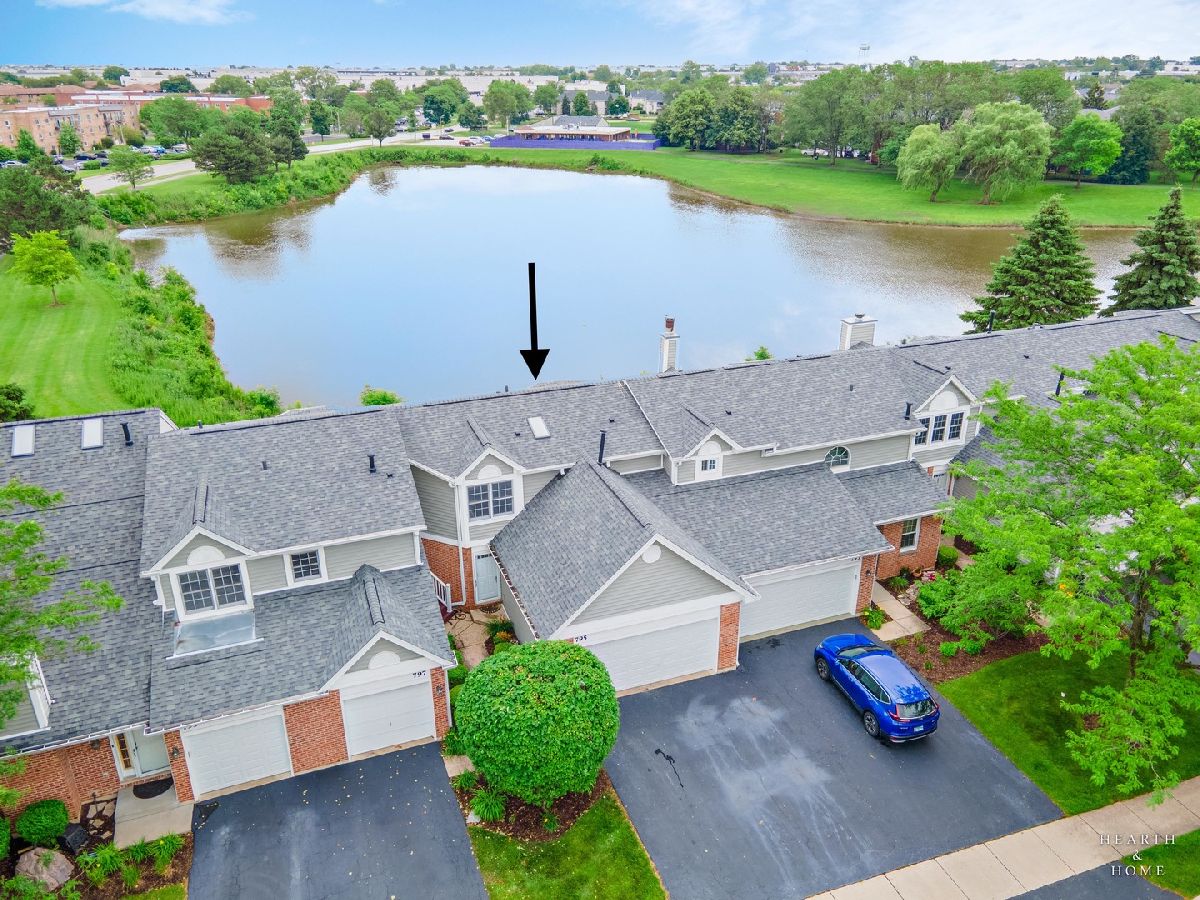 Townhomes & Condos & Homes Sold Elk Trail Carol Stream Illinois, 795 Daybreak
