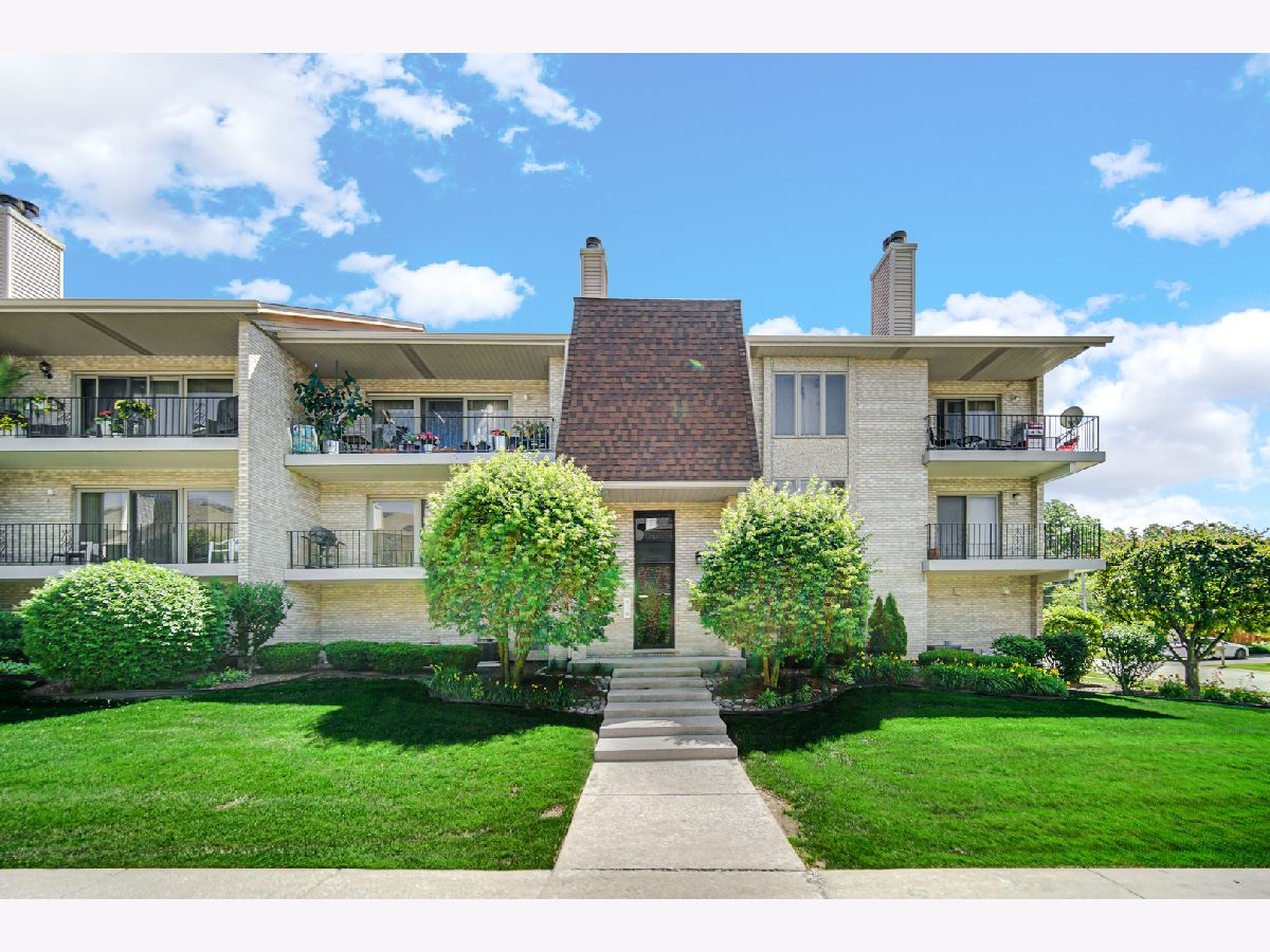 Condos & Townhomes Sold Las Fuentes Palos Hills Illinois, 9002 Del Prado
