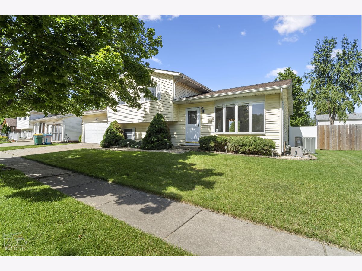 Homes Sold Cambridge Joliet Illinois, 1019 Christine