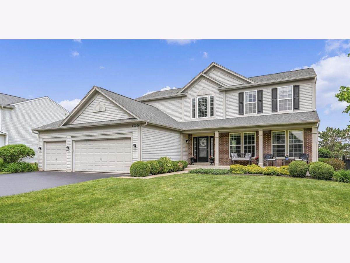 Homes Sold Canterbury Woods Plainfield Illinois, 25006 Blue Iris